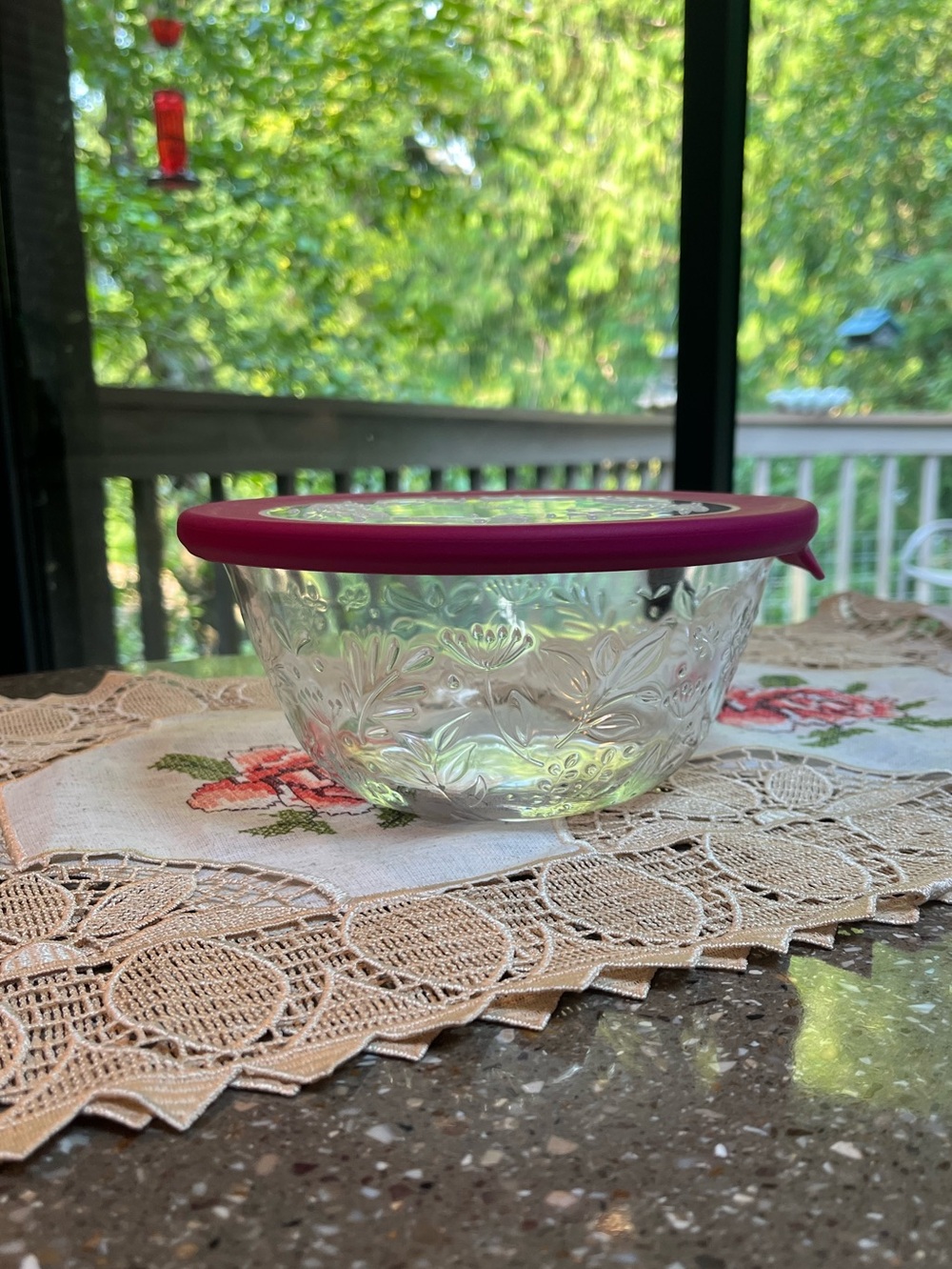 Princess House Glass Mixing Bowl with red Silicone Lid - Home Kitchen 1.5 qrts
